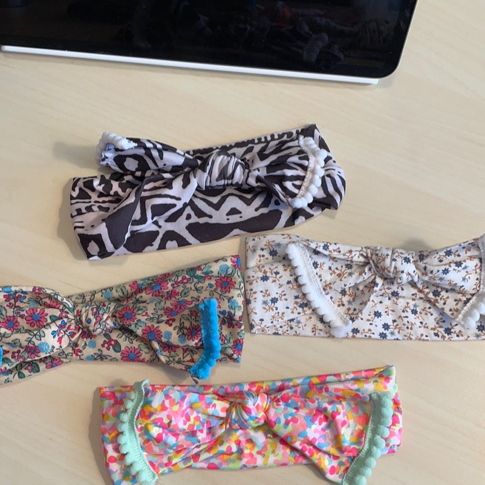 NWOT Set of 4 Stretch Headbands